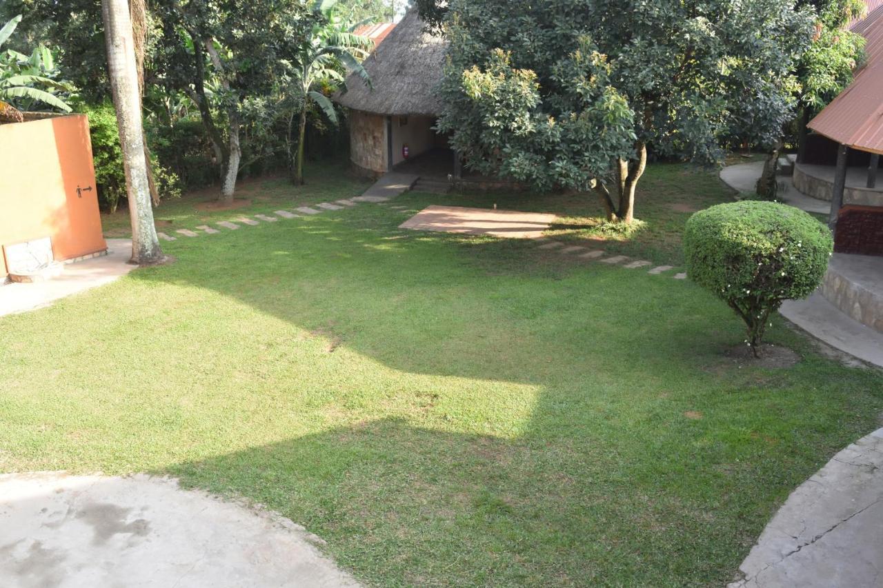 Secrets Guest House Entebbe Exterior foto