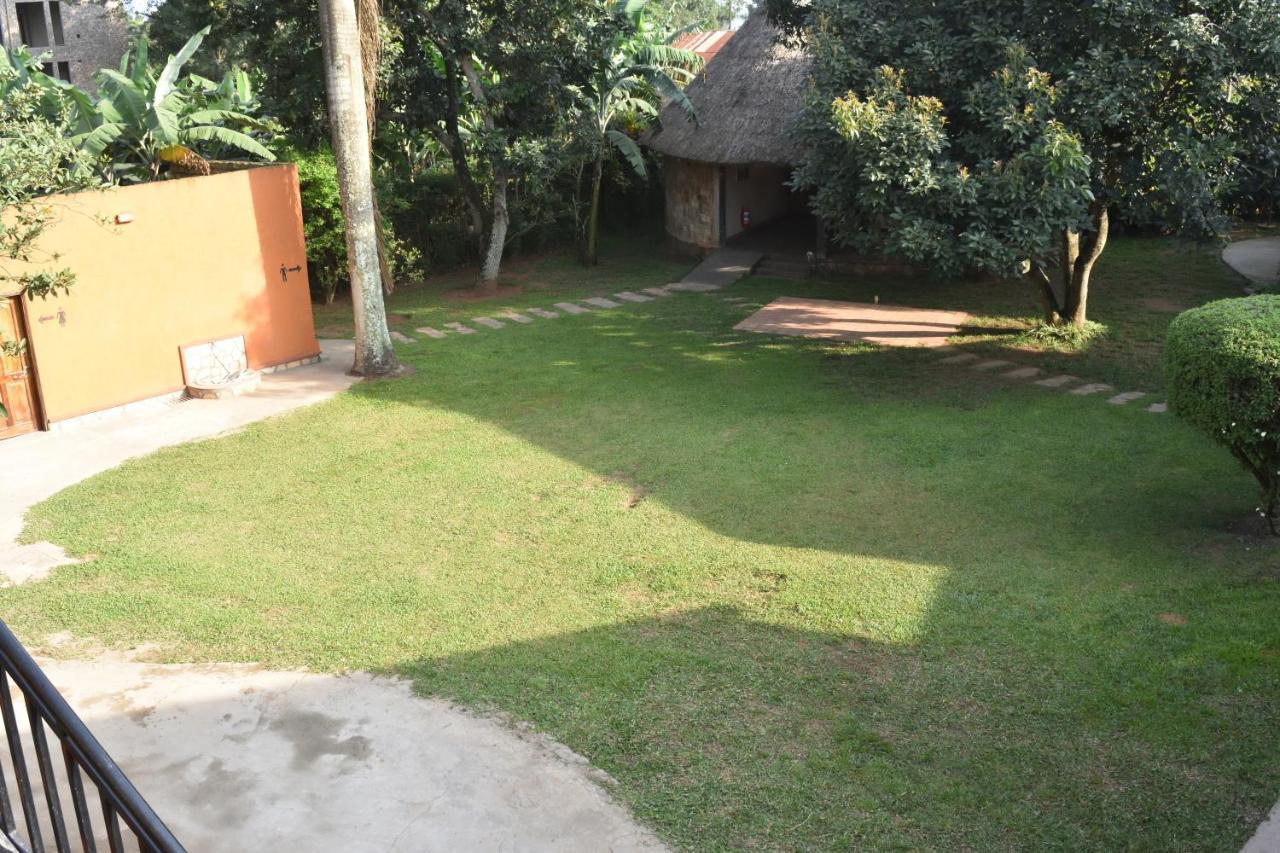 Secrets Guest House Entebbe Exterior foto