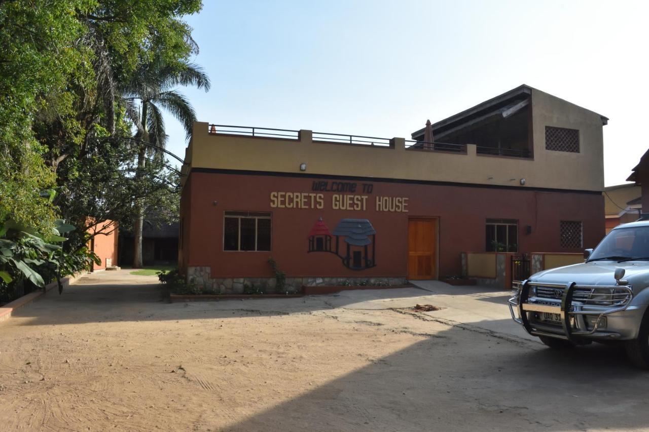 Secrets Guest House Entebbe Exterior foto