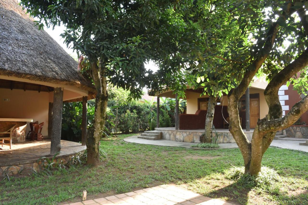 Secrets Guest House Entebbe Exterior foto